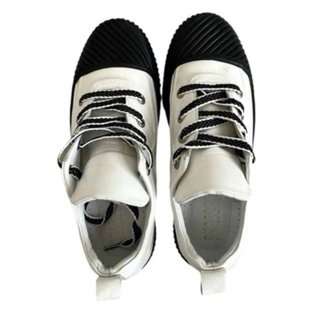Rilassare Leather Lace Up Sneakers Black White Colorblock Size 37 NWOT - Picture 3 of 9
